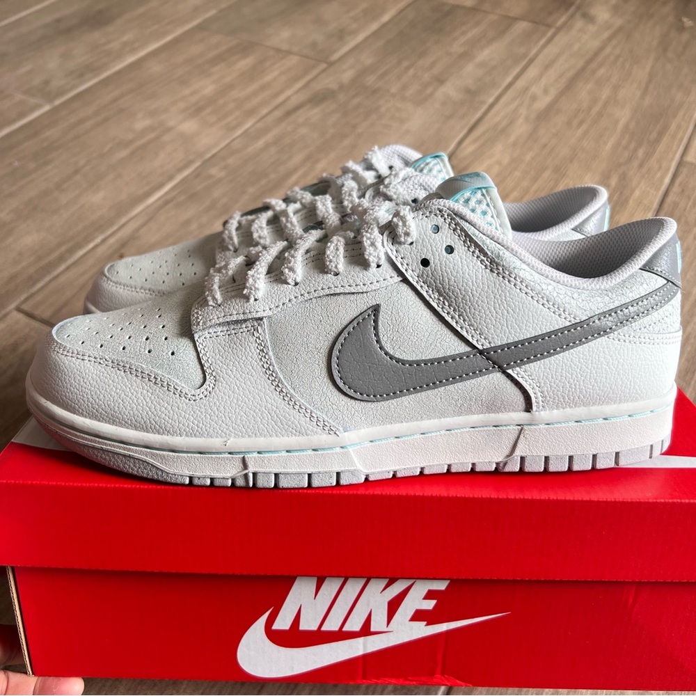 Nike Dunk Low SE - Picture 3 of 8